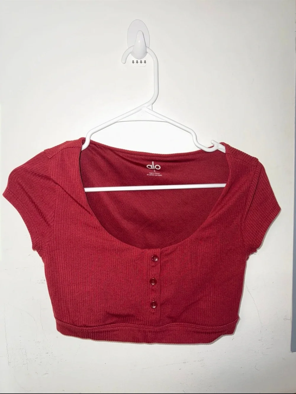 ALO Yoga Red Ribbed Scoop Neck Button-Front Crop Top
